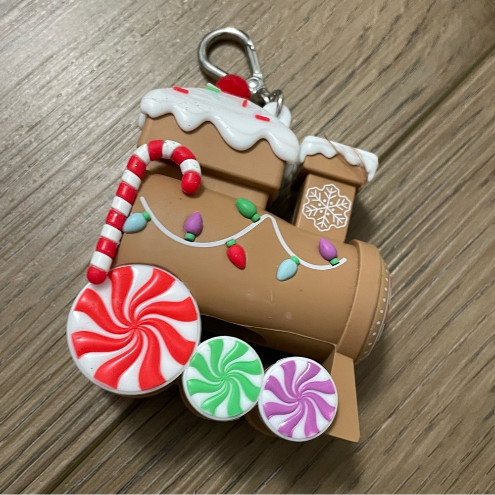 2024 Bath and Body Works Gingerbread Christmas Train Pocketbac Light and Sound - Picture 3 of 7